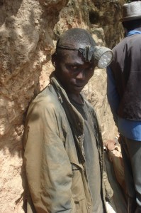 05 Wollschlaeger Informeller Schürfer Nyabibwe